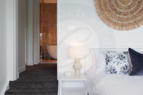 Kanangra - A Superb House on Sydney Harbour - image 5