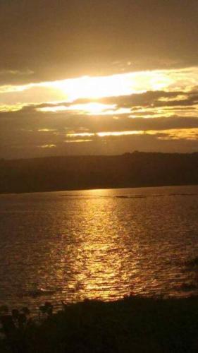 Casa na Beira Represa Furnas com Piscina Aquecida P/ Até 25 pessoas