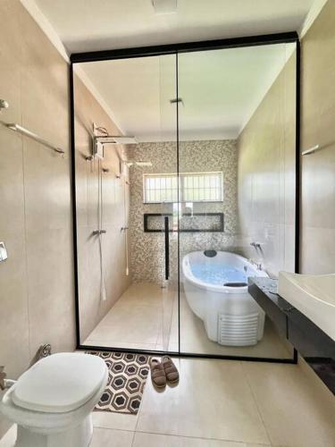 Casa na Beira Represa Furnas com Piscina Aquecida P/ Até 25 pessoas