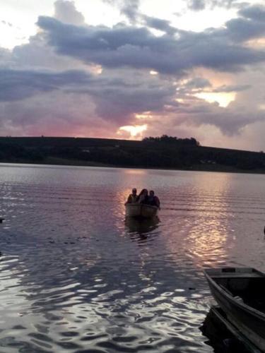 Casa na Beira Represa Furnas com Piscina Aquecida P/ Até 25 pessoas