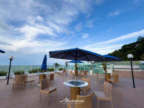 สระว่ายน้ำ, Blue Sunset in จาโอ เปสโซ