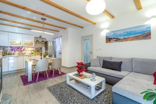 Holiday Home Kastav - Happy Rentals