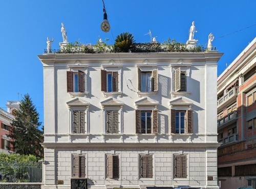 Charming apartment in a 1910s building 2 min walk from the Colosseum