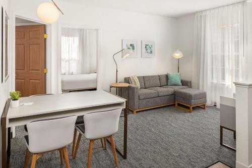 2 bedrooms, 2 beds