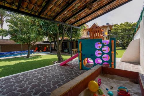Amazing family house in Oaxtepec Pool & Hot tub in Oaxtepec, Mexico