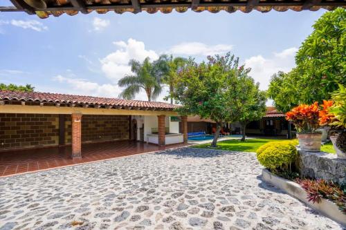 Amazing family house in Oaxtepec Pool & Hot tub in Oaxtepec, Mexico