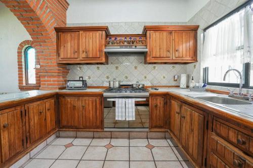 Amazing family house in Oaxtepec Pool & Hot tub in Oaxtepec, Mexico