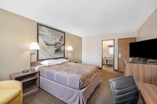 Super 8 by Wyndham Richfield UT - image 14
