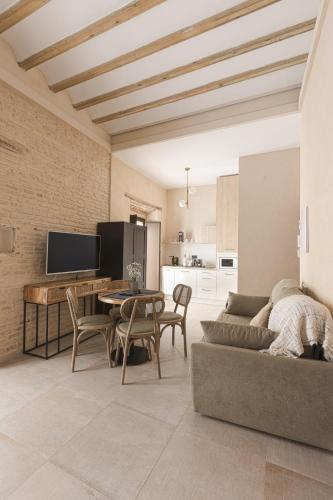 Superior Apartment image 2
