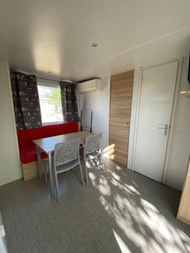 Mobile Home Economic (5 persons) image 1