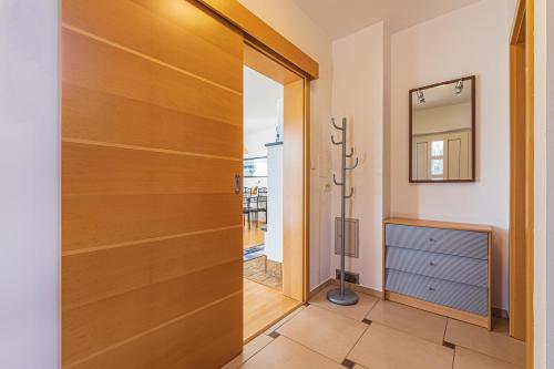 Sunny Weekend House - image 4