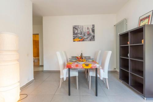 City Apartment - image 8