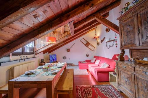  Le Meublè near the train station, close to Ski shuttle bus - Happy Rentals in Bardonecchia