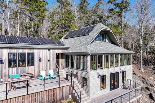 Cottage on the Coast