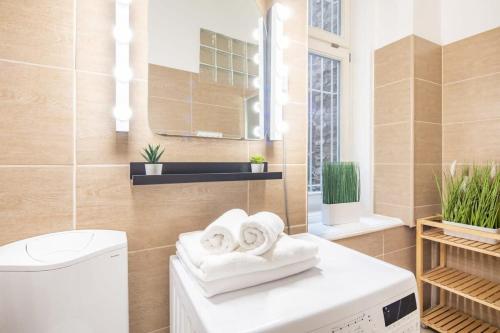 Full comfort 4 bedrooms in the heart of the city - image 10