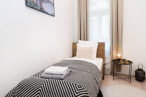 Perfect place in the heart of downtown - image 3