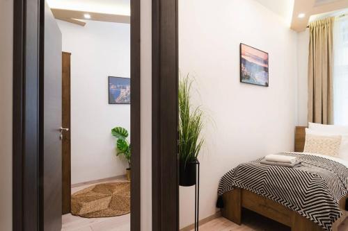 Perfect place in the heart of downtown - image 5