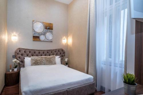 Central Luxy design apartment - image 2