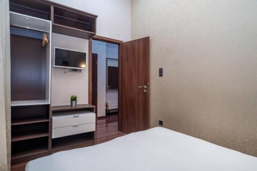 Central Luxy design apartment - image 13
