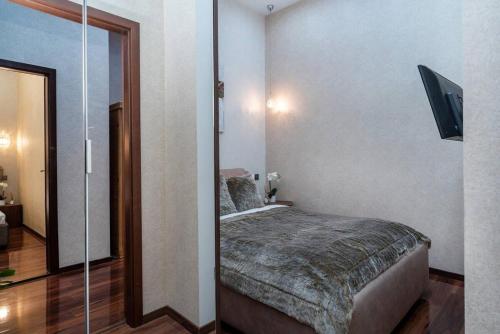 Central Luxy design apartment - image 10
