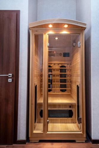 Central Luxy design apartment - image 7