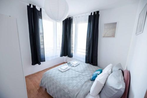 Bright and homey AC apartment near the center - image 3
