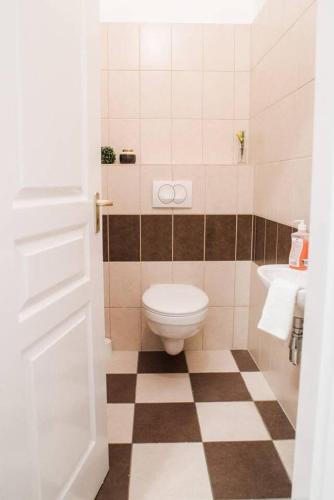 Very central spacious AC apartment - main image
