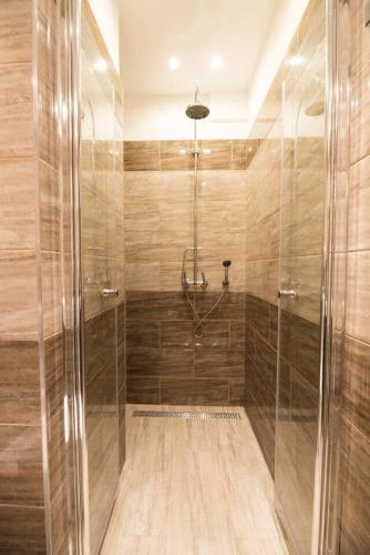 Ultra central large home with AC and balcony - image 5