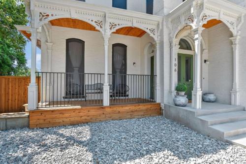 Historic Manor Near Downtown in Denison, USA
