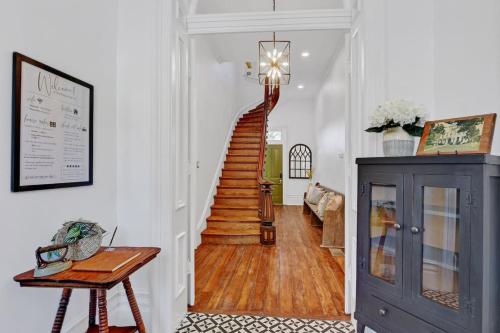 Historic Manor Near Downtown in Denison, USA