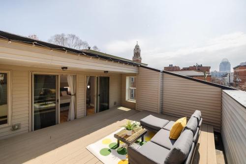 Lux Parkside Townhome - Free Parking - Walk to ALL in Cincinnati, USA