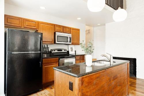 Soaring 2BR Parkside Loft Walkable to it All in Cincinnati, USA