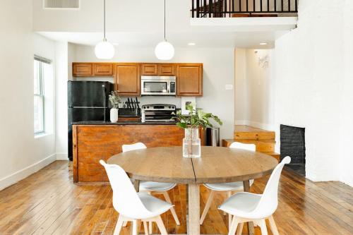 Soaring 2BR Parkside Loft Walkable to it All in Cincinnati, USA