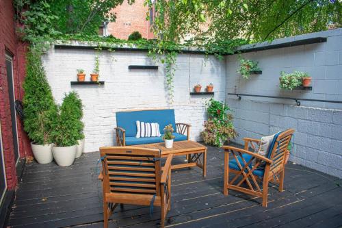 Lux Parkside 1BR - Patio - Sun Deck - Free Parking in Cincinnati, USA