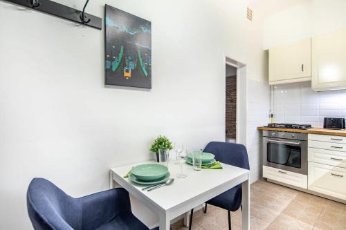 Convenient apartment at gastro driven location - image 3