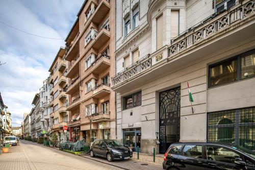 Convenient apartment at gastro driven location - image 8