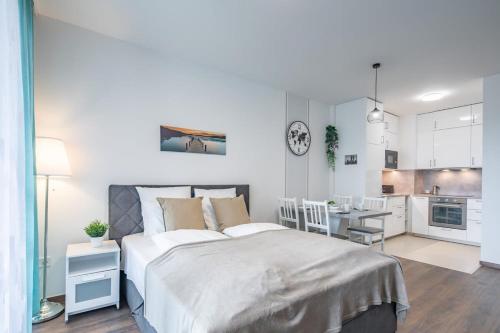 Central - NEW - Cozy Stay - image 12