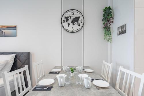Central - NEW - Cozy Stay - image 9