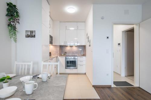 Central - NEW - Cozy Stay - image 14