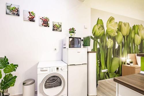 Central - Large - Comfy - image 9