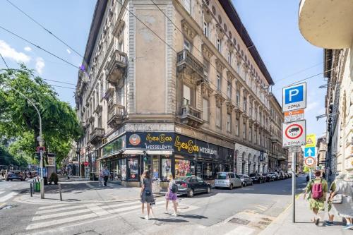 Very Central Charming - NEW - Studio - image 7