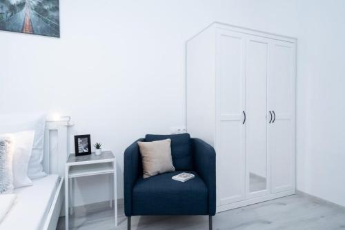 New home at exlusive central location - main image
