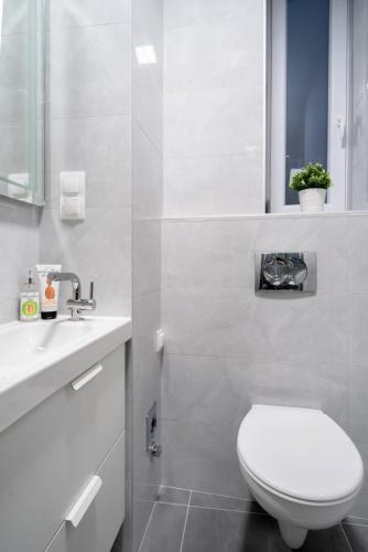 New home at exlusive central location - image 8