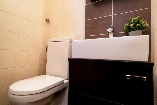 Apartment image 10