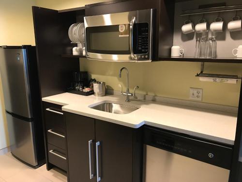 Home2 Suites by Hilton Rahway - image 6