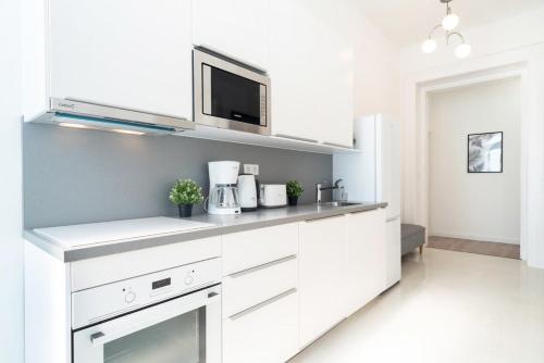 Large Apartment at Perfect Central Location - image 3