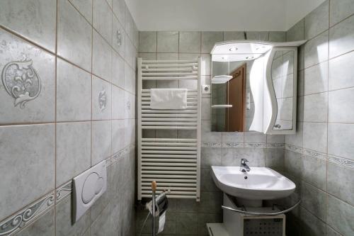 Pleasant & Comfy Apartment in super location - image 12