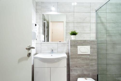 Modern stylish studio at central location - image 4