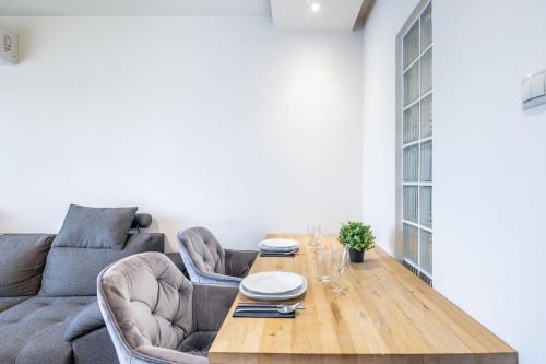 Cozy quiet apartment with a balcony - image 6