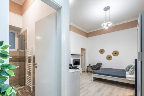 NEW Central and Convenient - image 3
